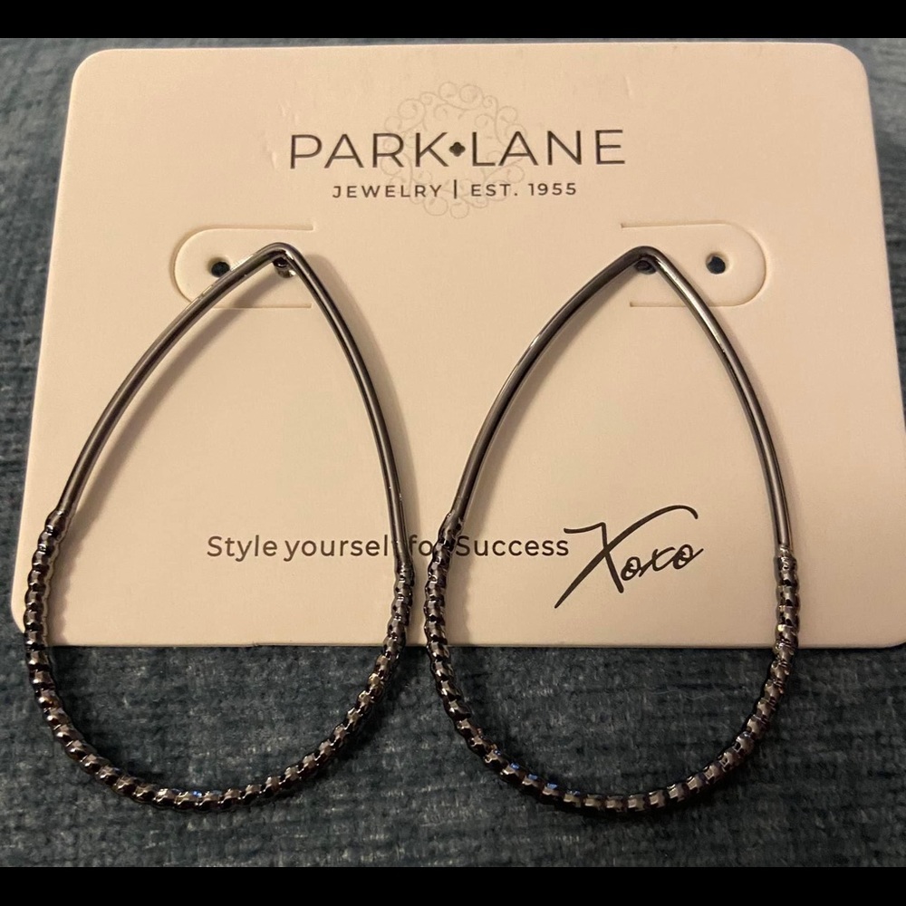 Park Lane *new* hematite almond earrings